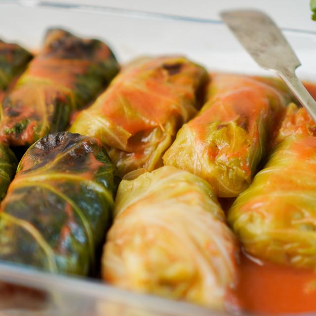 Nem de chou vert et sauce tomate